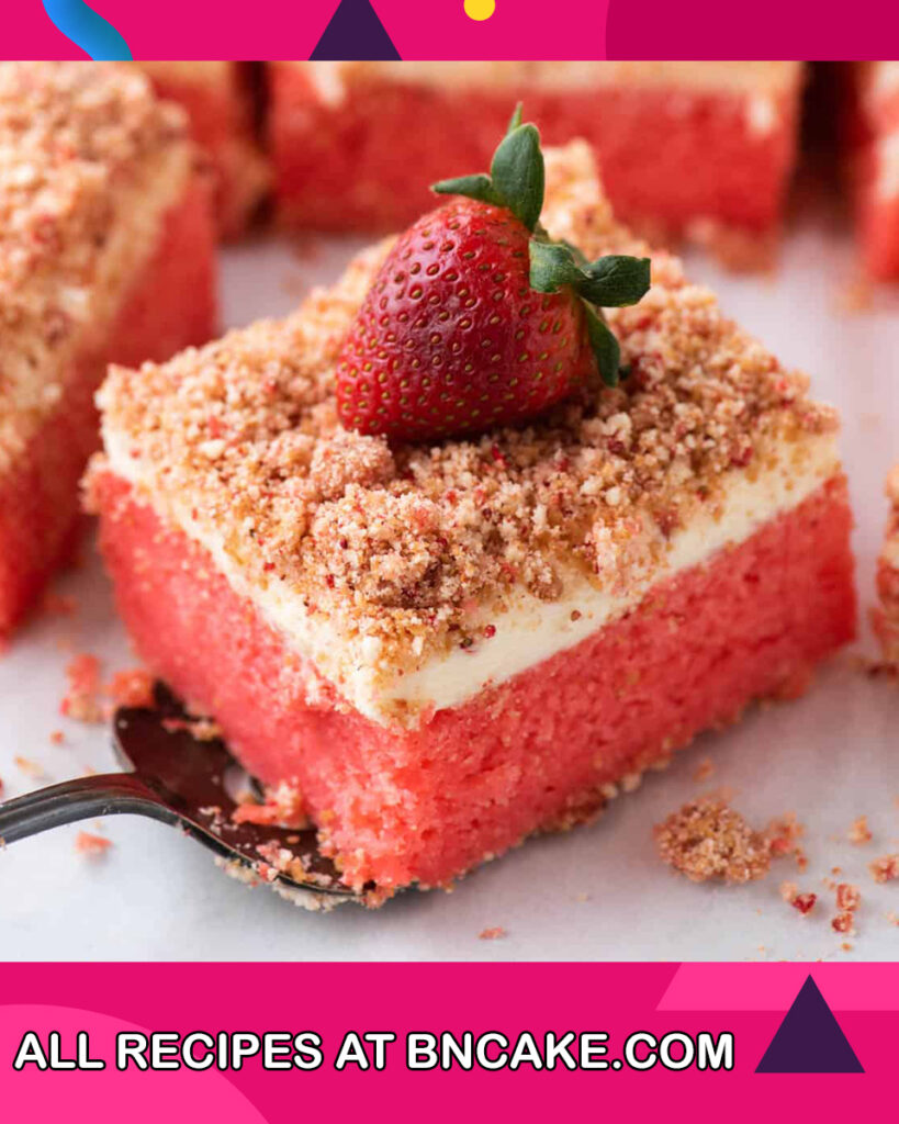 Strawberry-Crunch-Cake-4