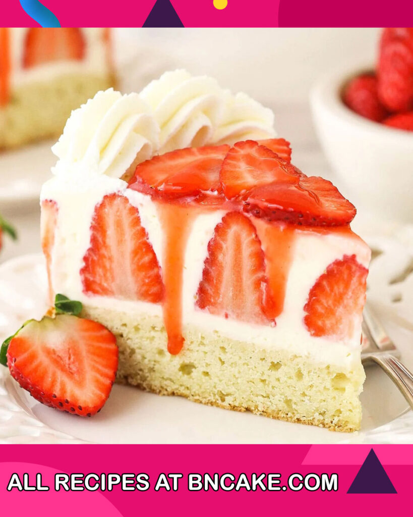 Strawberry-Crunch-Cheesecake-Cake-4