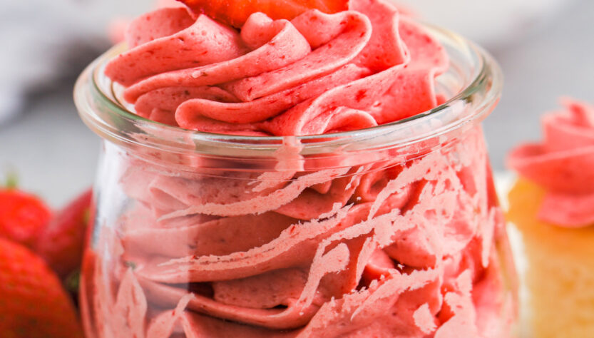 Strawberry-Buttercream-Frosting