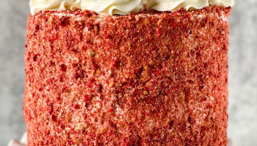 Strawberry-Crunch-Cake