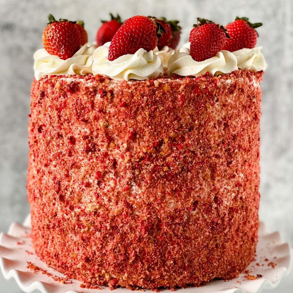 Strawberry-Crunch-Cake